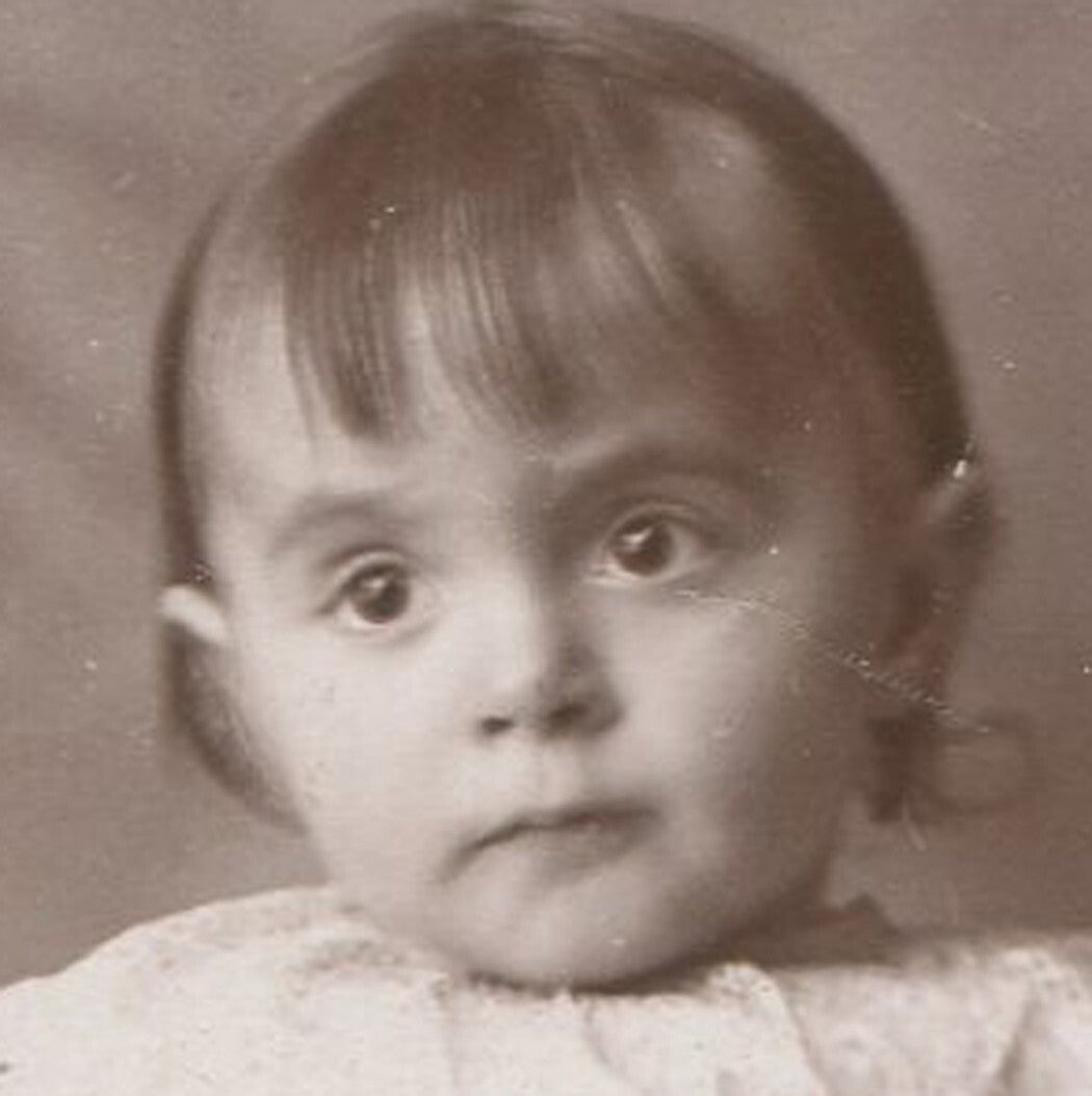 BABY, SO DONE WITH THIS GLAM SHOOT. CABINET CARD. AURORA, ILLINOIS.