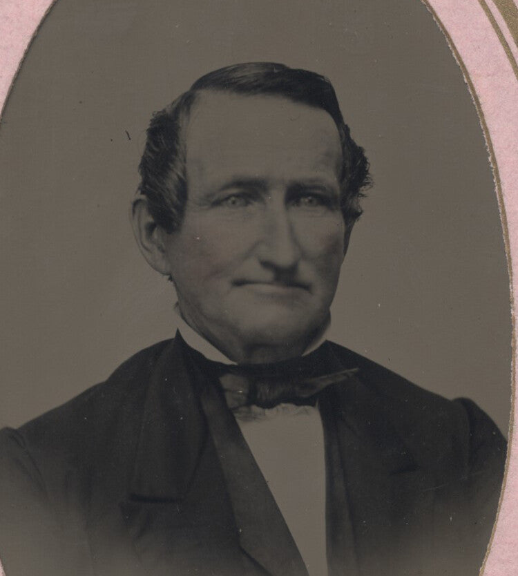 SHARP PORTRAIT OF MAN W/ LIGHT EYES AND RED TINTED CHEEKS