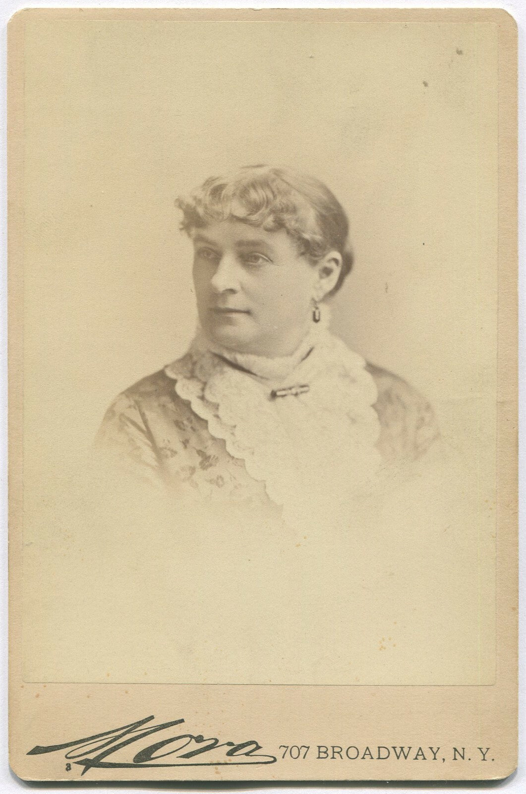 Vintage Cabinet Card Photograph: Louisa Eldridge, Actress - Signed on Back, Mora NY - Early 20th-Century Portrait