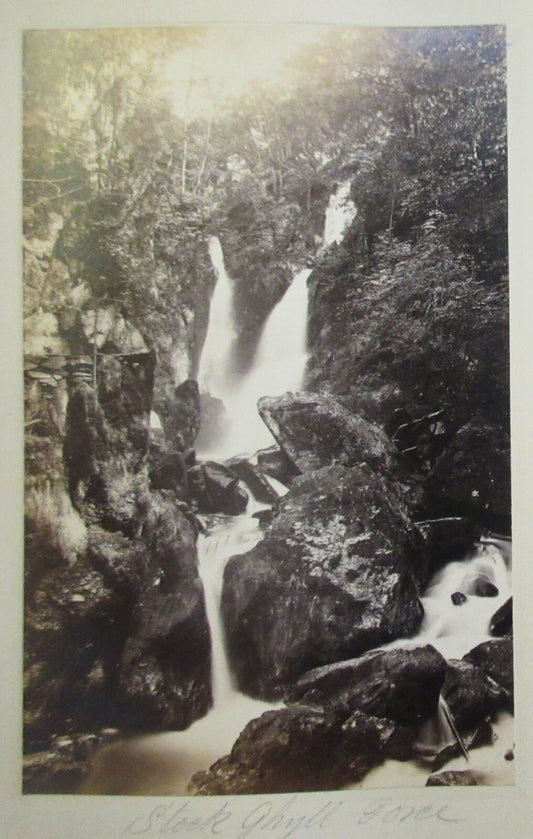 VINTAGE PHOTO ALBUM, "THE LAKE DISTRICT" BY FRITH.21 PAGES