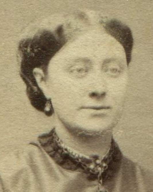 BEAUTIFUL YOUNG WOMAN IN TWO TONED TRIMMED DRESS. CDV. DUBLIN, IRELAND.