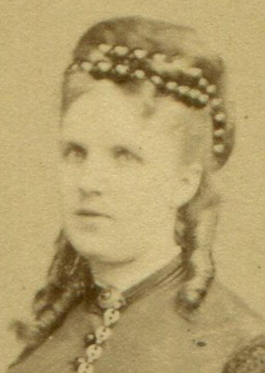 STOUT WOMAN, STANDING POSE. CDV. DUBLIN, IRELAND.