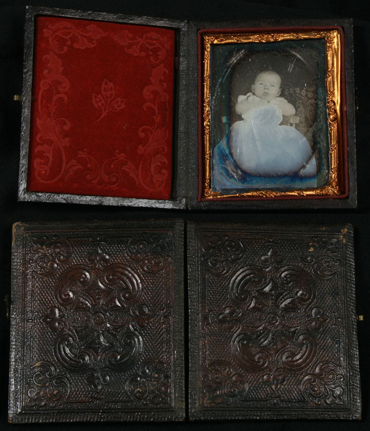 Rare Daguerreotype Baby, Tinted. Ninth Plate, Full Case.