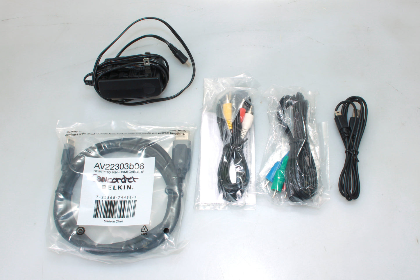 Canon Vixia HF R11 Digital Camcorder Black 1080p HD 4GB SD Card + Cords in Box