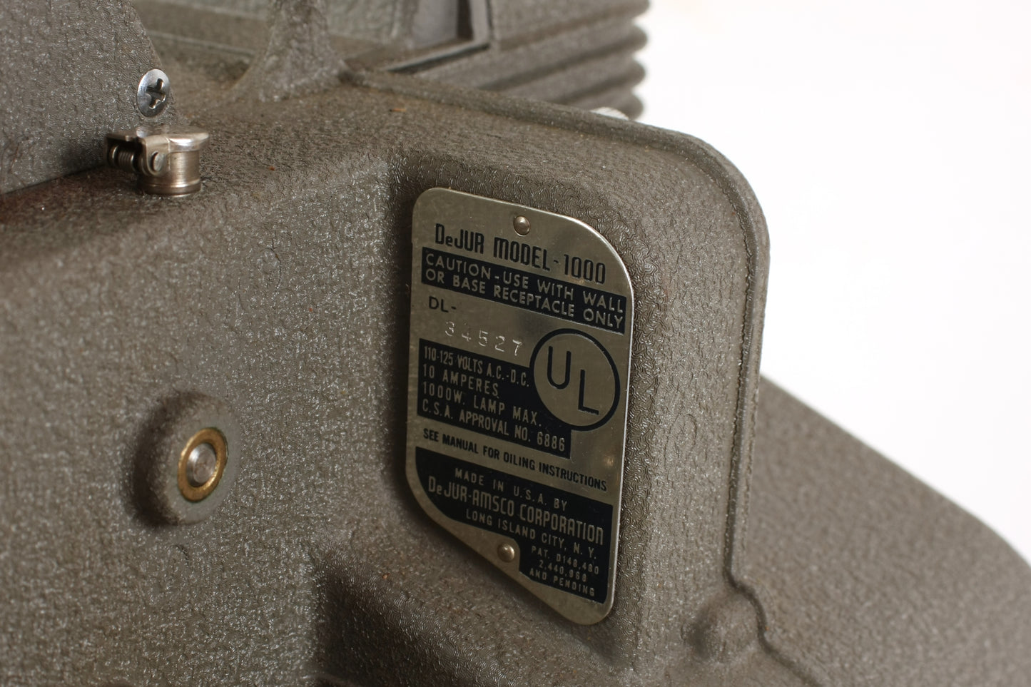 DeJur Model 1000 Art Deco Reg 8mm Movie Projector in Case
