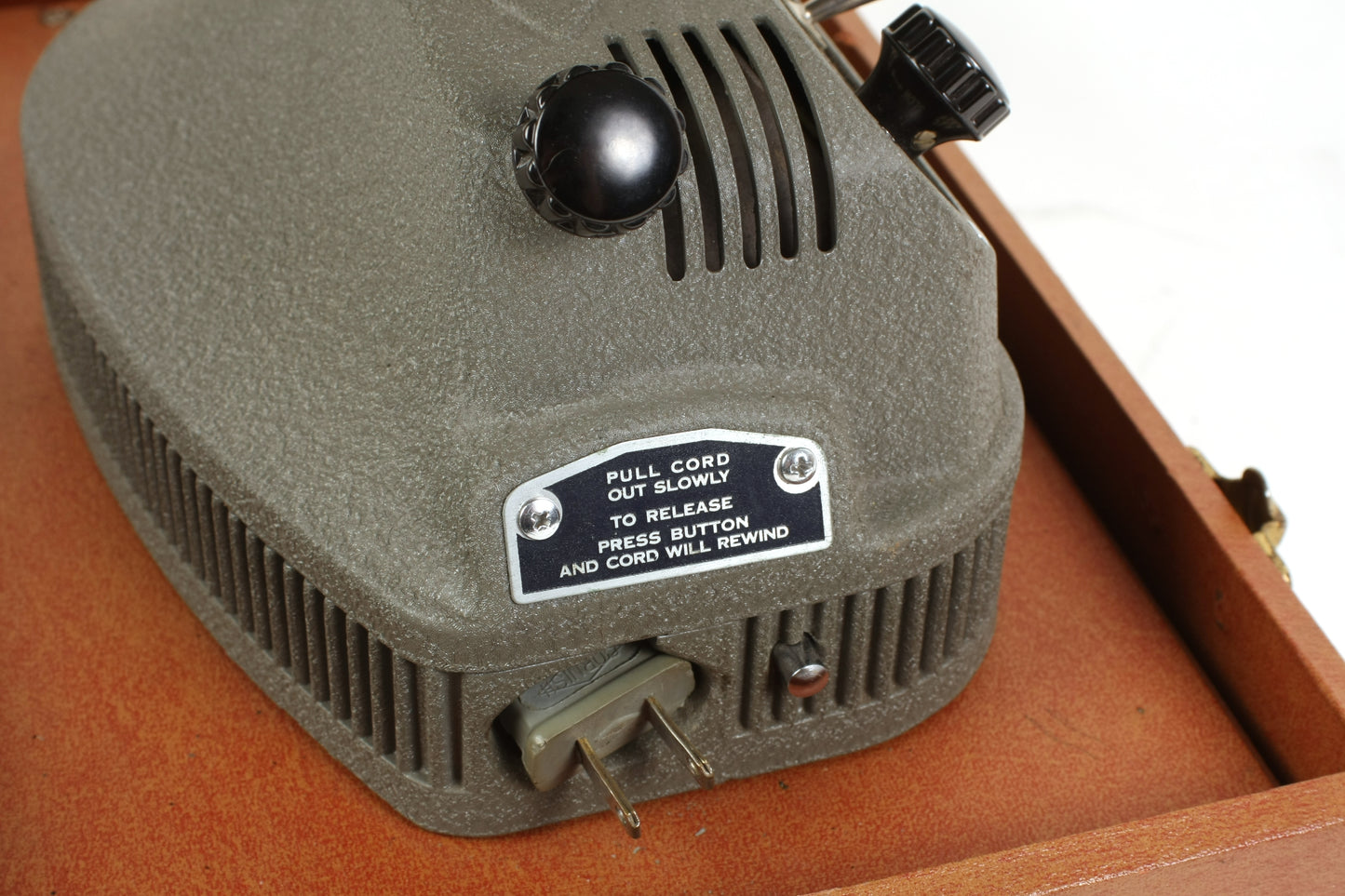 DeJur Model 1000 Art Deco Reg 8mm Movie Projector in Case