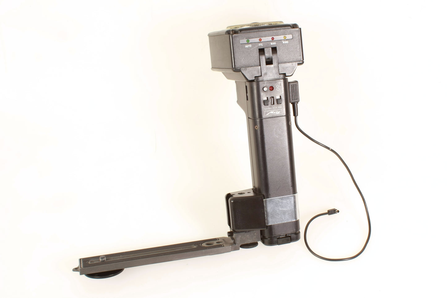 Metz 45 CT-4 Flash Gun With Sync Cable, Camera Bracket, Battery Clip