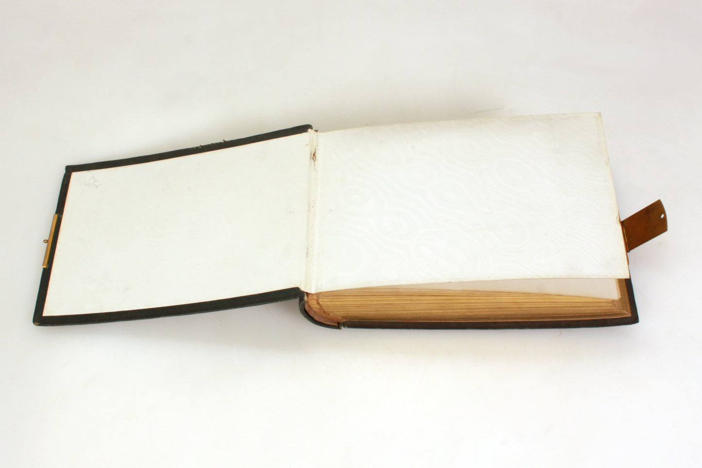 Vintage Photo Album 1860s CDV W/ Gilt Edging