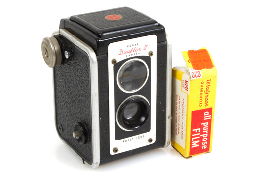 Kodak Duaflex II Twin Lens Camera w Film