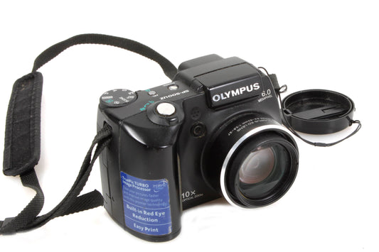 Olympus SP-500UZ Digital Camera w/Card & Strap