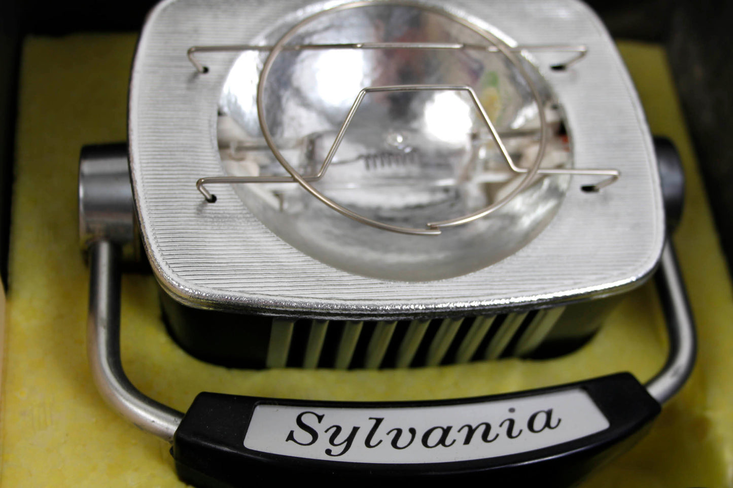 Sylvania Sun Gun Super 8 Movie Light WORKS w/Bulb