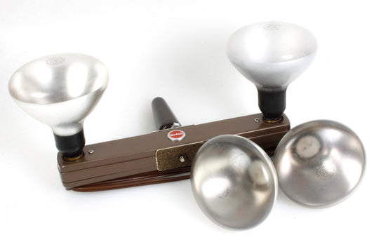 Vintage Kodak 8mm/16mm Movie Light & 4 Bulbs