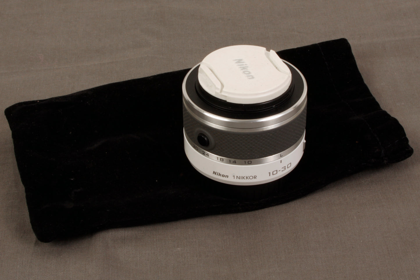 Nikon 1 Nikkor VR 10-30mm f/3.5-5.6 Lens V1 V2 V3 J1 J2 J3 J4 J5 w/ Caps & Pouch