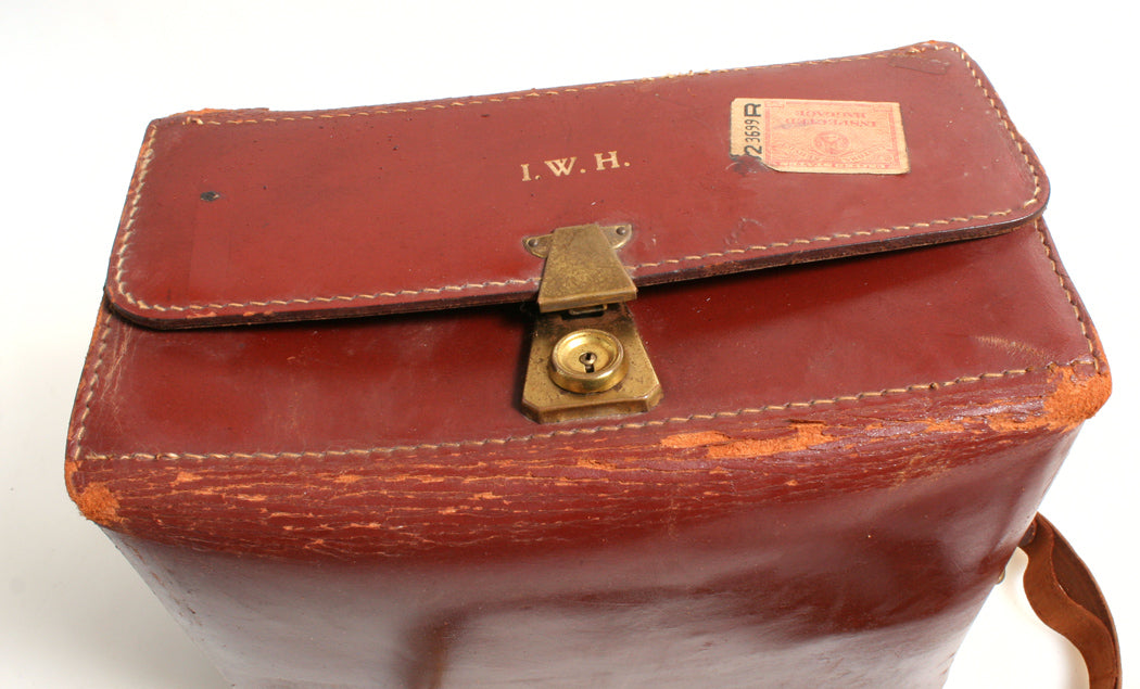 Vintage Camera Bag//1940s Leather Bag//Carrying Case