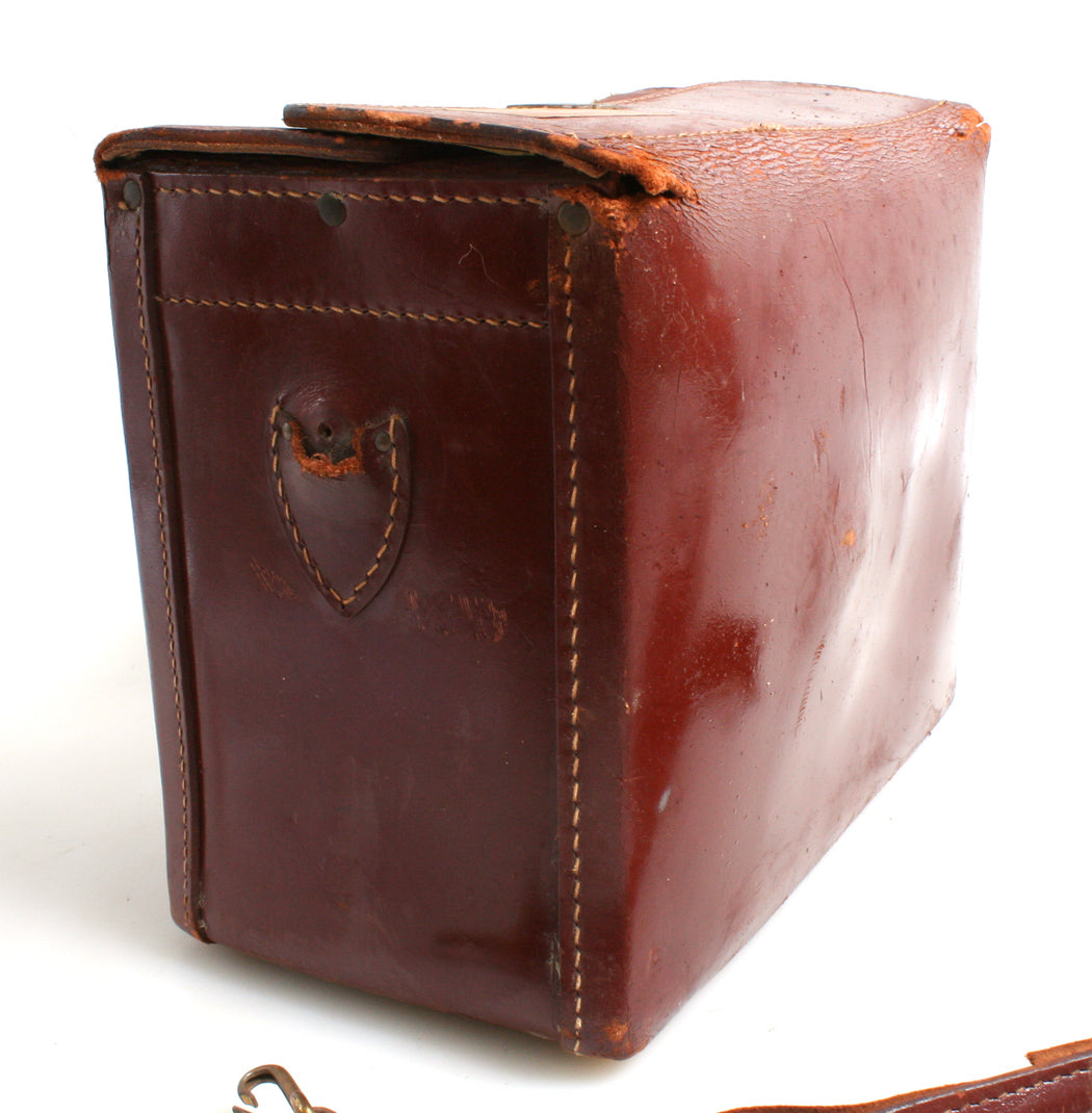 Vintage Camera Bag//1940s Leather Bag//Carrying Case