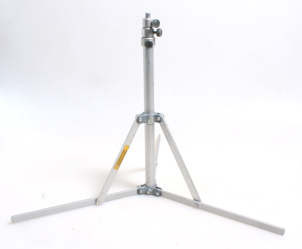 BACKGROUND LIGHT STAND BY PIC