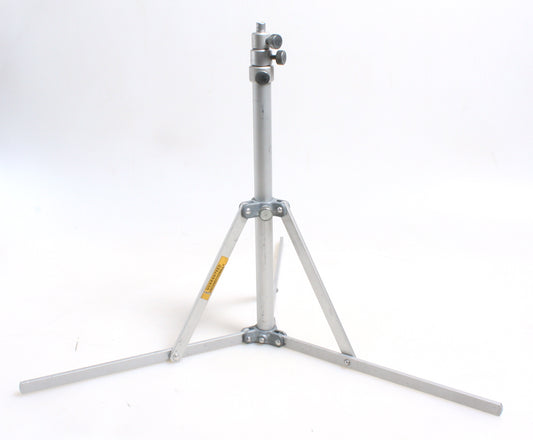BACKGROUND LIGHT STAND BY PIC