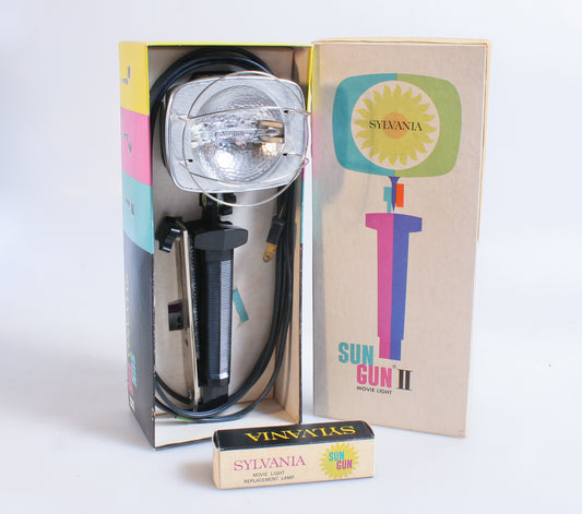 CINE , MOVIE, HOT LIGHT, IN ORIGINAL BOXS WITH WORKING BULB