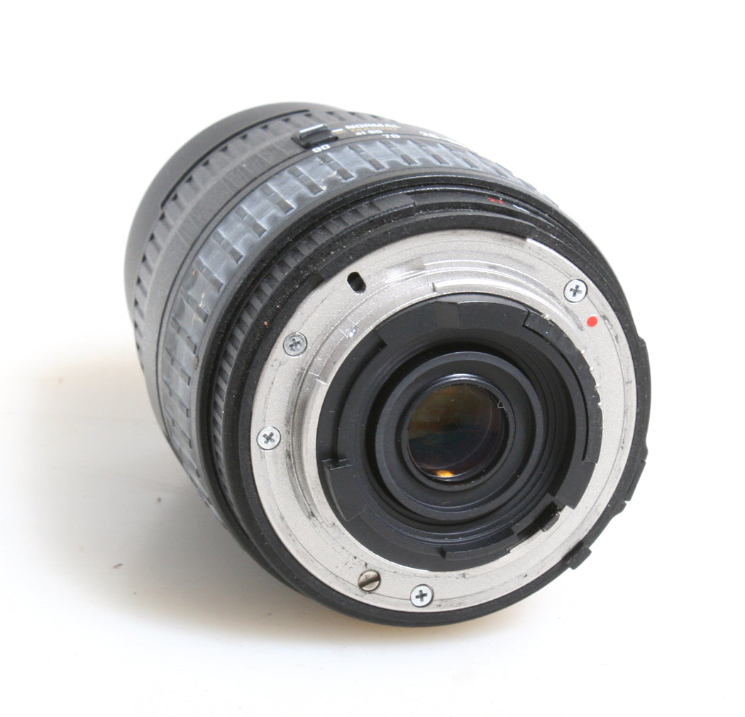 SIGMA 28-90MM 3.5-5.6 MACRO ZOOM LENS FOR NIKON WITH FRONT AND REAR CAPS AND HOOD