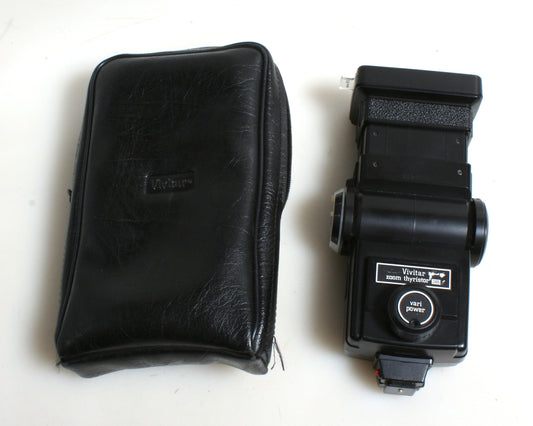 VIVITAR CAMERA FLASH SLR WITH CASE AND WIDE ANGLE DIFF WORKING