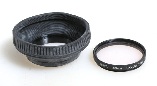 49MM RUBBER LENS HOOD WITH SKYLIGHT 1B FILTER