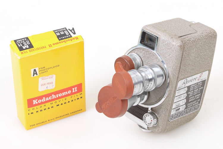REVERE 8 MODEL B-63 CINE CAMERA