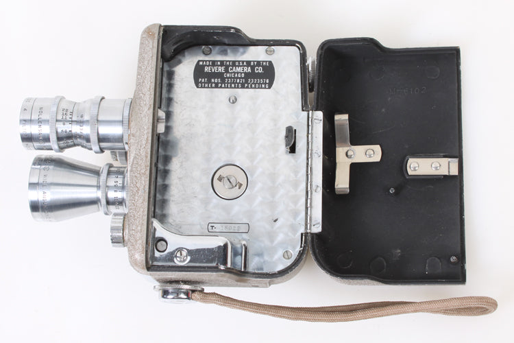 REVERE 8 MODEL B-63 CINE CAMERA
