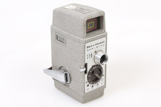 BELL & HOWELL SUN DIAL 220 8MM CINE/MOVIE CAMERA VINTAGE