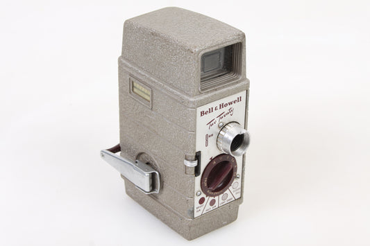 BELL & HOWELL TWO TWENTY 8MM CINE/MOVIE CAMERA VINTAGE