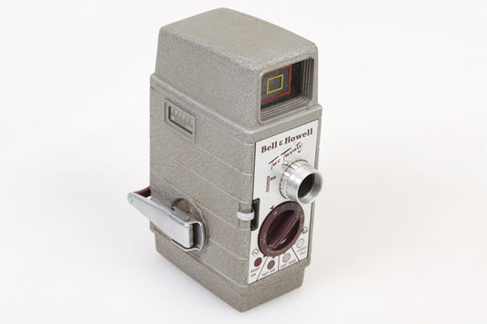 BELL & HOWELL TWO TWENTY 8MM CINE/MOVIE CAMERA VINTAGE