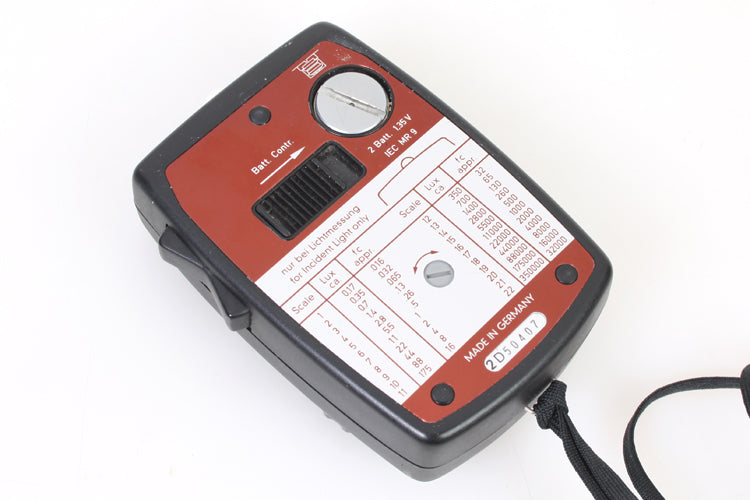 GOSSEN LUNA-PRO LIGHT METER BLACK MODEL IN ORIGINAL LEATHER CASE MADE IN GERMANY