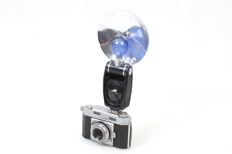 AGFA KARAT 36 CAMERA WITH FLASH ATTACHMENT AND BULB FOR DISPLAY ONLY