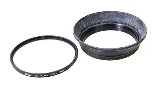 67 mm Black Rubber Sun/Lens Hood with UV Filter