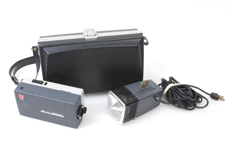 SUPER 8 MOVIE CAMERA & LIGHT IN CASE BOTH WORKING