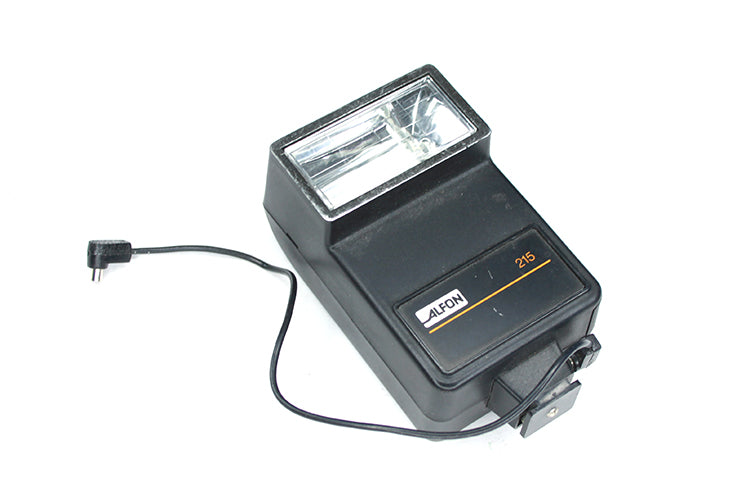 Camera Flash Fits Any Film or Digital Camera W Hot Shoe & Pc Cord Tested Works
