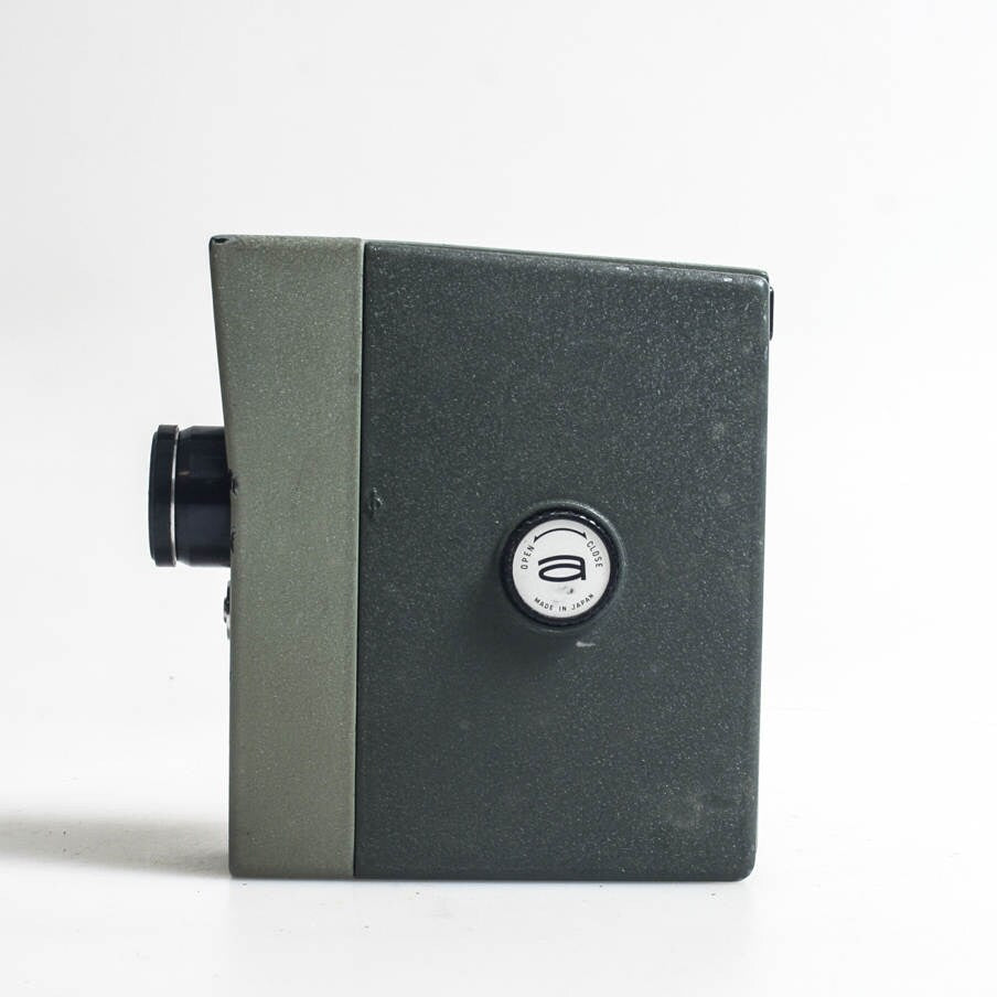 Art Deco 8mm Argus Movie Camera with Manual