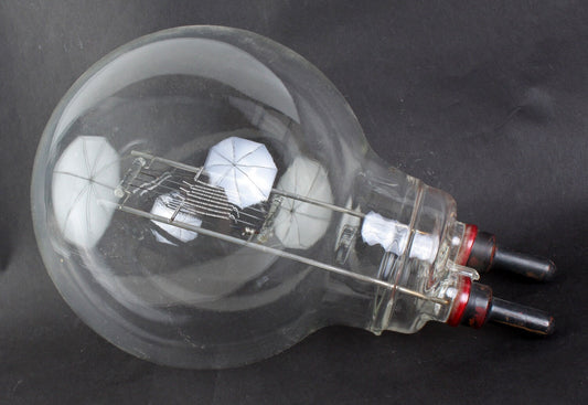 Art Deco Bulb//Vintage