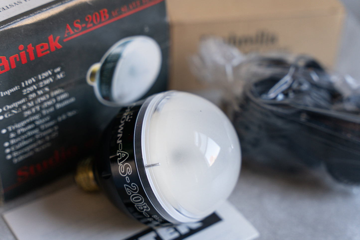 Britek AS-20B w/ Umbrella Light Holder - New Old Stock