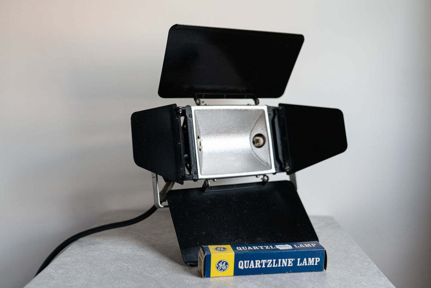 Professional Video Light w/ 4 Way Barn Doors - Vintage w/ New Old Stock Bulb