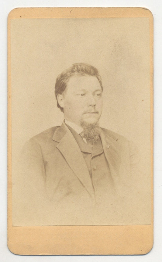 Civil War Era Portrait of a Man in a Suit - CDV