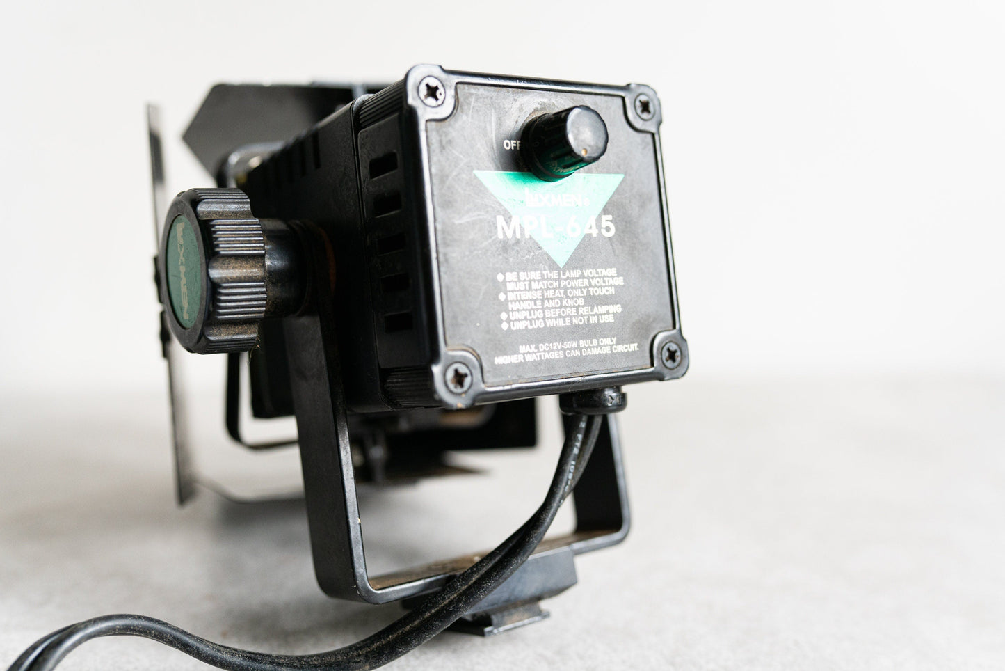 Luxmen MPL-645 Continuous Video Light w/ Barn Doors