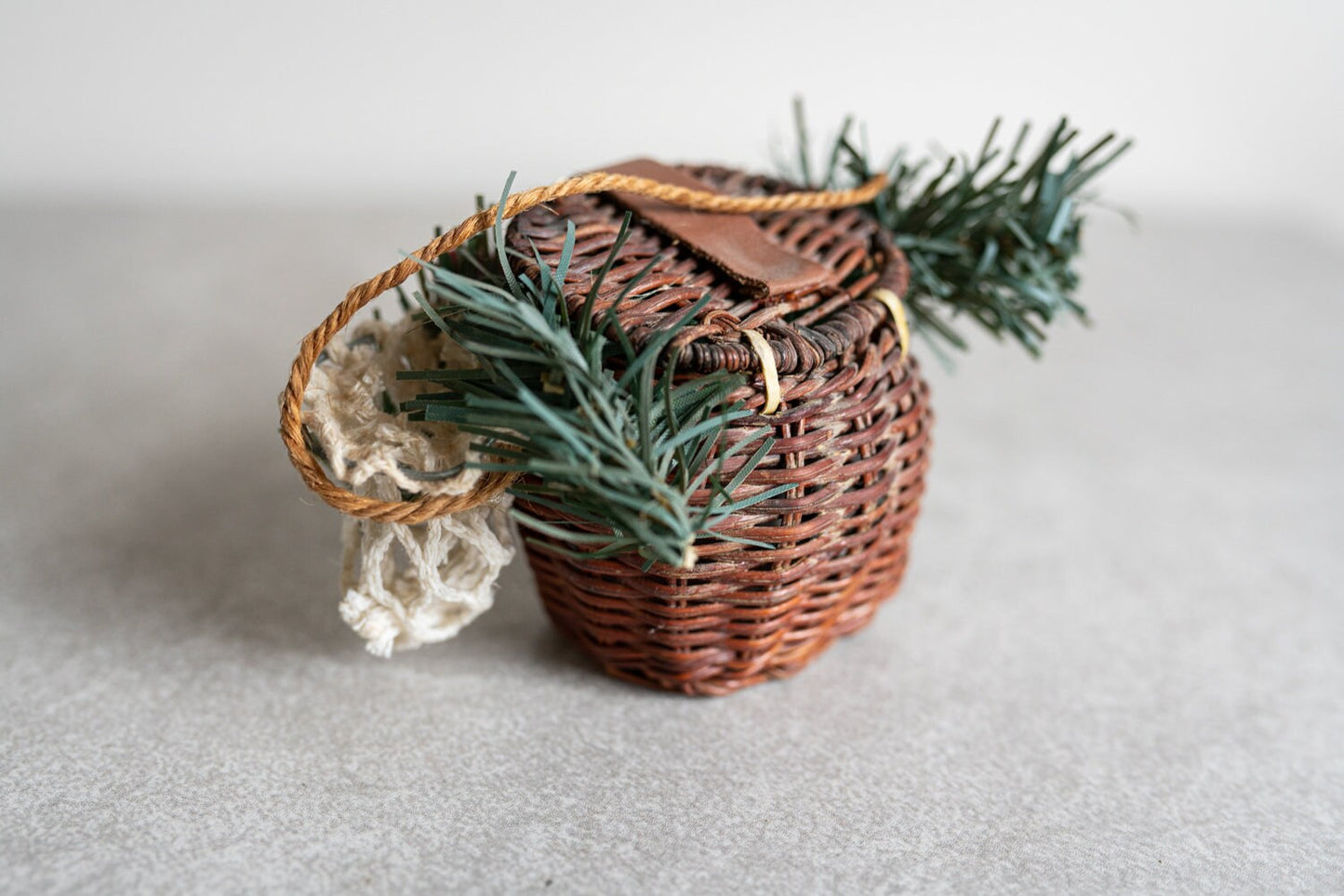 Wicker Fishermans Creel Basket w/ Net and Three Trouts - Knick Knack