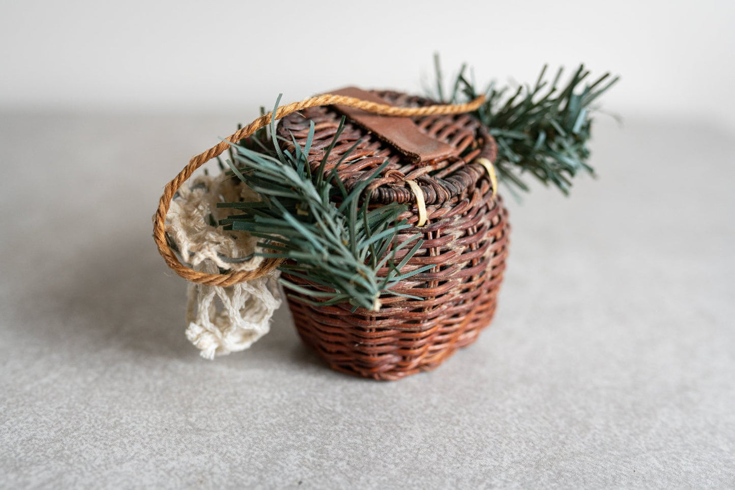 Wicker Fishermans Creel Basket w/ Net and Three Trouts - Knick Knack