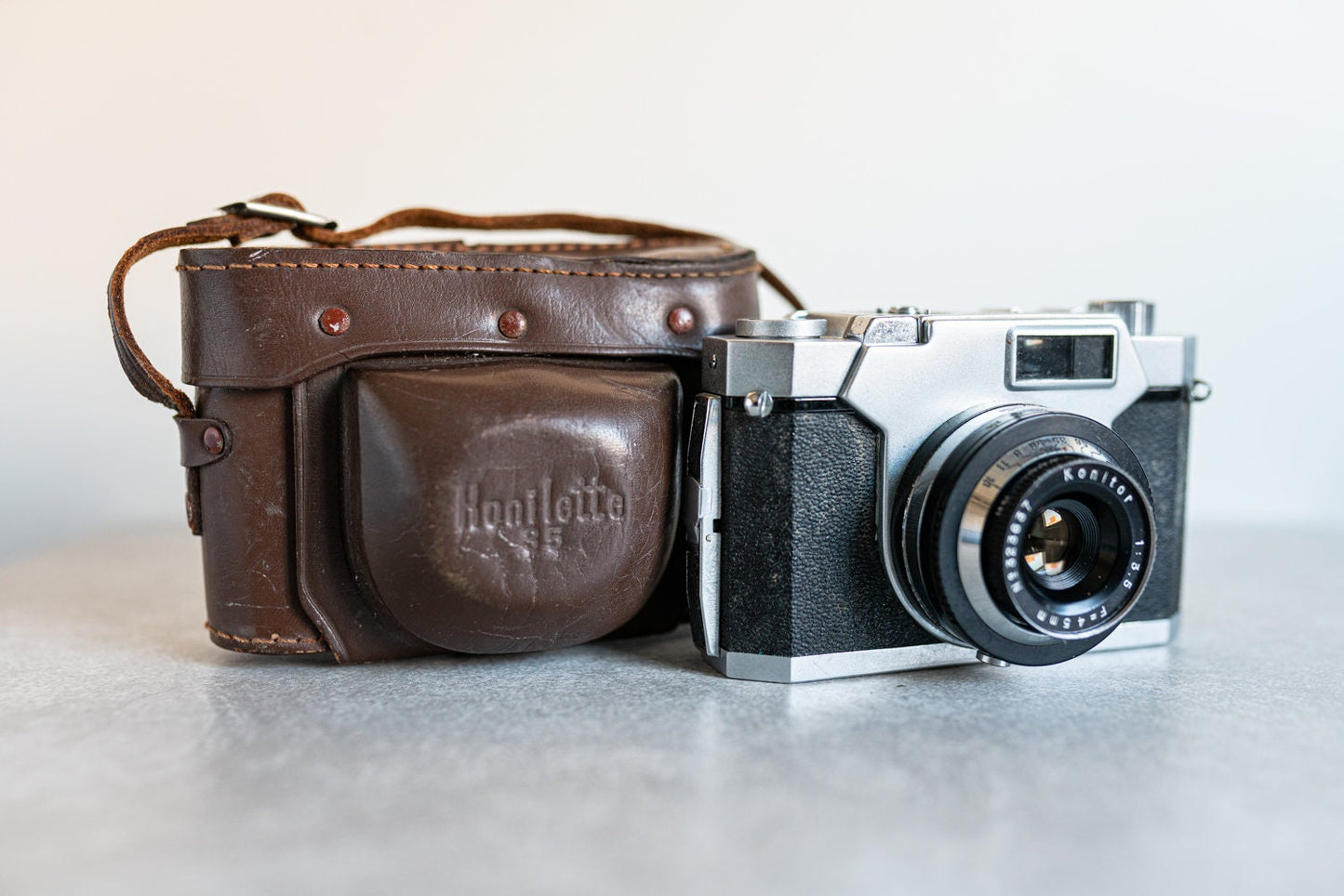 35mm Compact Camera w/ Case - Konilette 35