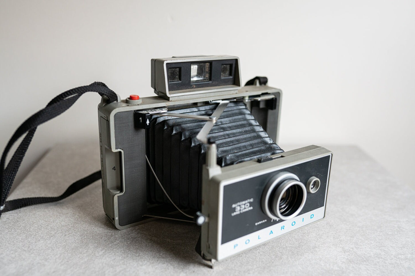 Polaroid 330 Packfilm Land Camera
