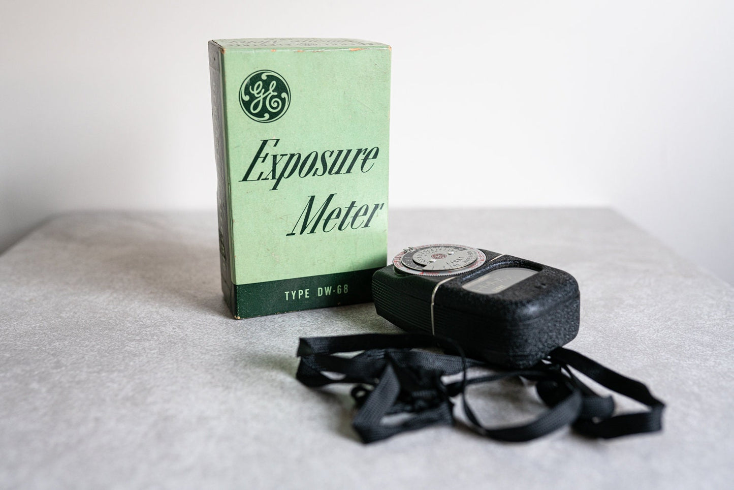 GE Exposure Meter Type DW-68 - Art Deco Bakelite Meter - For Prop or Display