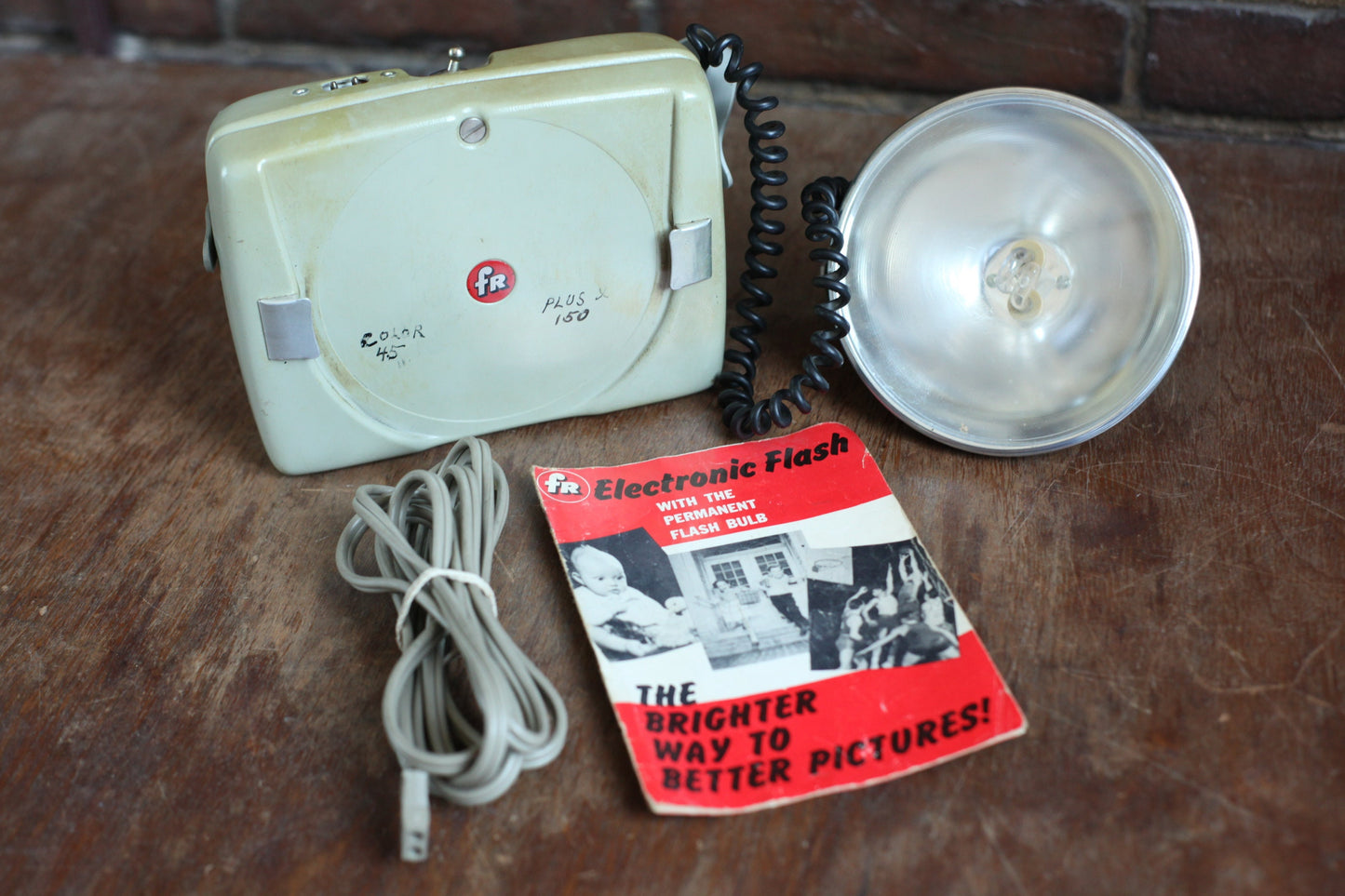 FR Vintage Portable Electronic Flash Unit