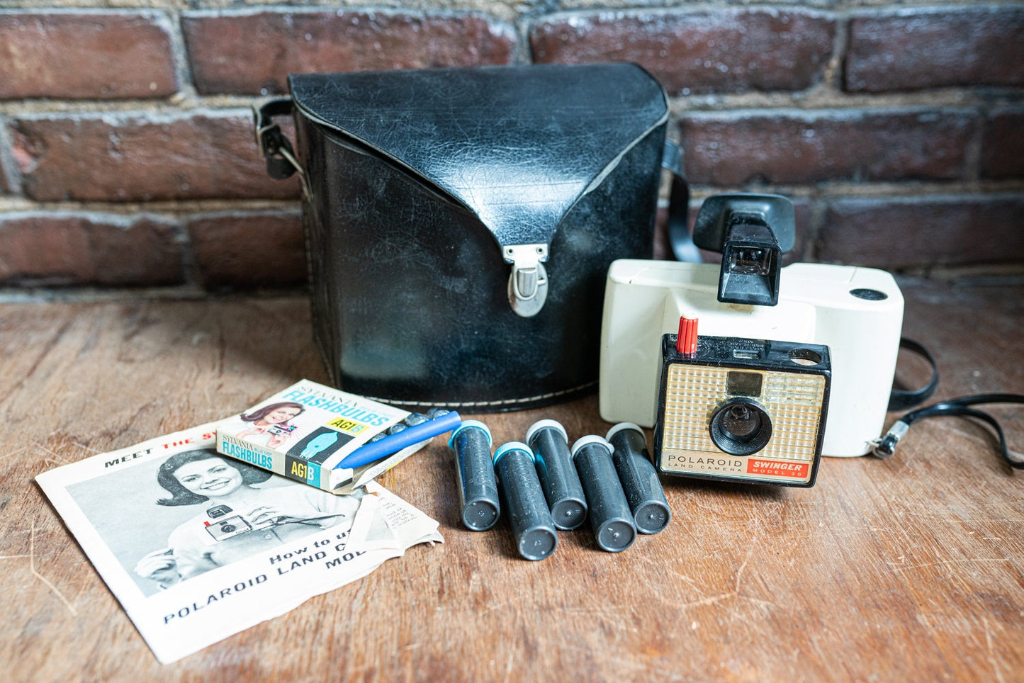Polaroid Swinger Model 20 Camera Outfit w/ Case, Bulbs, Manual, Coaters