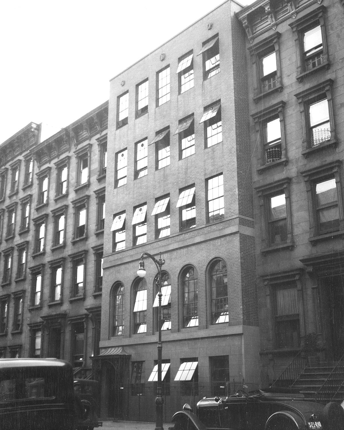 8x10 Reprint of Depression Era Photograph in New York - East 46th