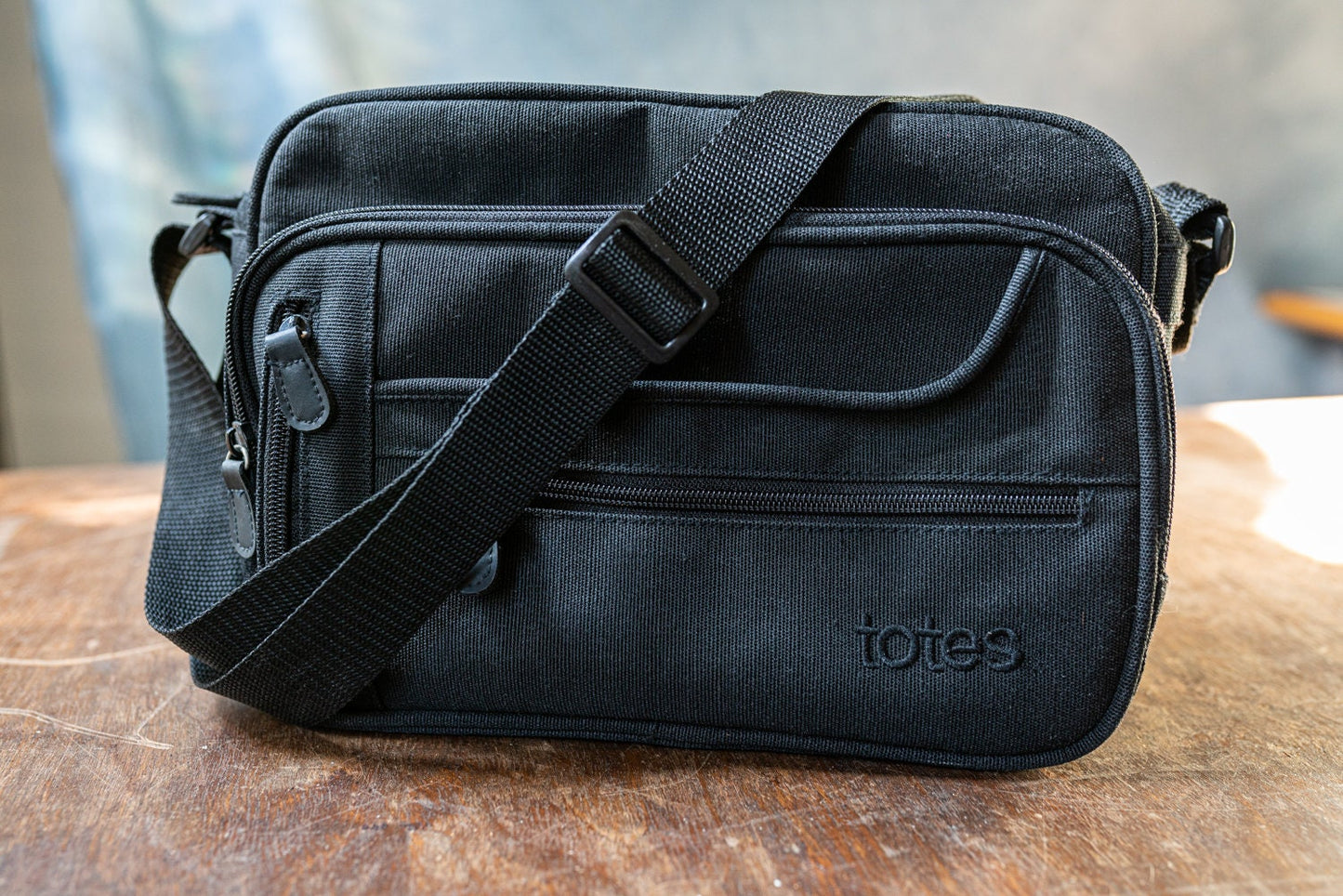 Vintage Black Totes Camera Bag w/ Strap